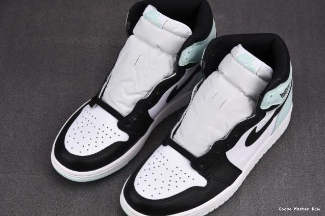 861428-100 Retro 1 Igloo Jordan High 0729